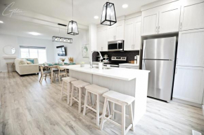 Modern Retreat With 4 King Beds, Airport, Disney+